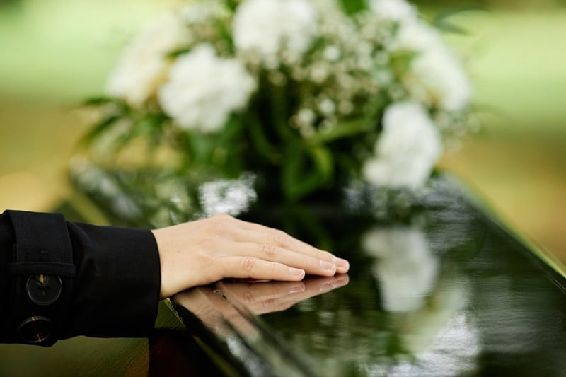 Les erreurs courantes à éviter lors de la souscription d'une assurance obsèques