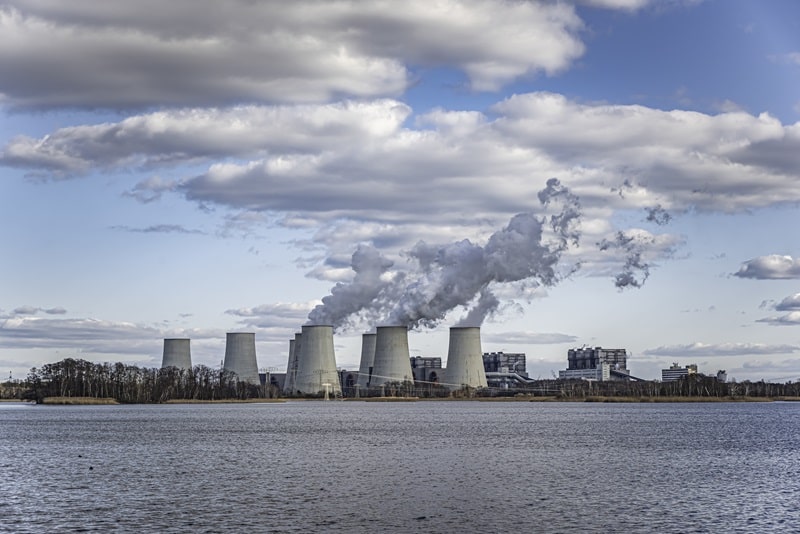 Financer les centrales nucléaires et l'économie de guerre grâce à l'épargne des Français ?