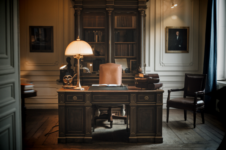 Succession LVMH : ce que la strategie Arnault revele sur la transmission des empires familiaux