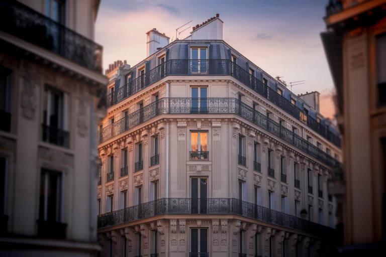 Immobilier ancien en 2026, pourquoi le coût de rénovation fait monter le prix réel du bien