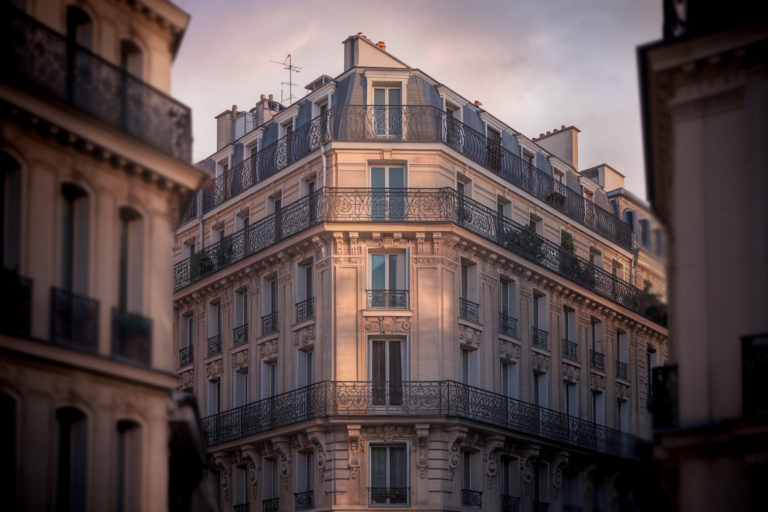 Crédit immobilier Paris 2026 : pourquoi les taux à 3,25 % ferment le marché aux classes moyennes
