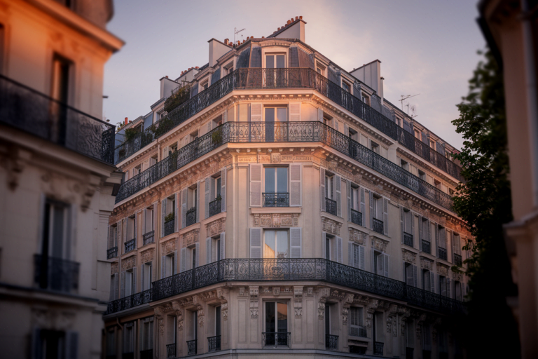 Immobilier français : les acheteurs américains et chinois font remonter le marché de 12%